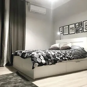 לינה וארוחת בוקר Ampia Fiera נאפולי