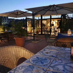 The Spanish Palace, Suites, Rooms, & Terraces 3* Naples