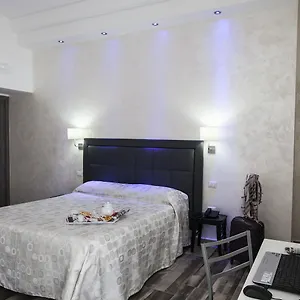 Garibaldi Square Bed & Breakfast 2*