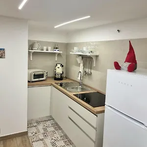 Casa Comoda E In Quartiere Storico Di Holiday home