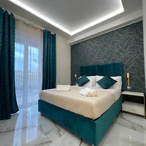 Napoli Central Suites Konukevi *