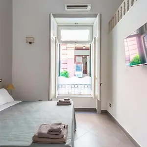 Duplex Indipendente Vicino Al Lungomare Caracciolo Naples