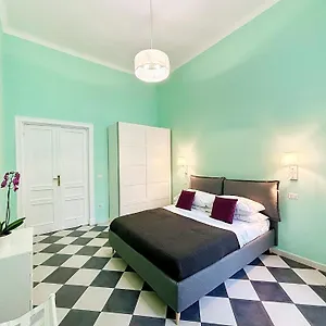 Apartment Quid Juris 28 - Santa Lucia Naples