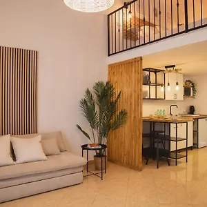 Aviothic Apartment