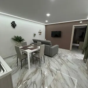 L'angolo Apartment *