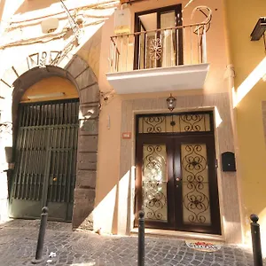 Look House * Naples
