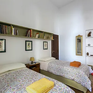 Margherita A Chiaia Apartment *