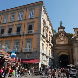 Apartment Piazza Dante 22