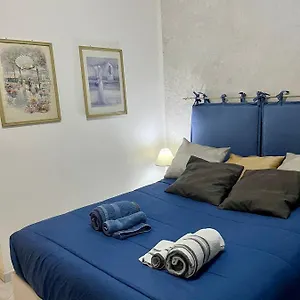 Vomero House With Free Parking 410 Cm Daire Napoli