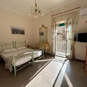 Casa Giulia Bed and breakfast Nápoles