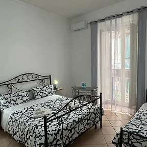 Stella Sirio Konukevi Napoli