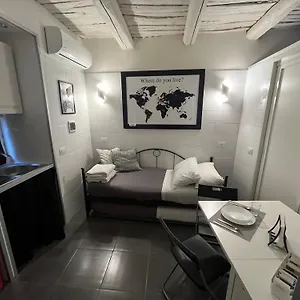 דירה Essential Small House *