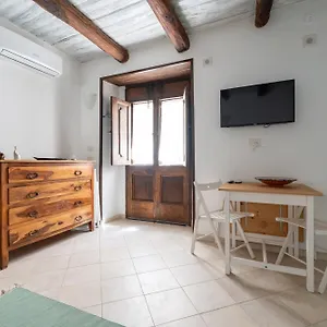 Maison Cassano Charme Apartment *