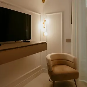 Apartment Luxury Apartment-quartieri Spagn By Alux38 *