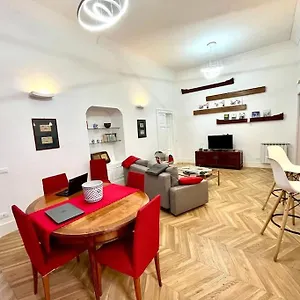 La Casa Lollo E Cri Al Vomero Naples