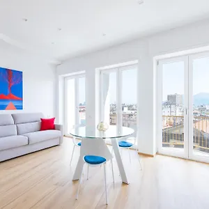 At Twenty-one New - Exclusive Panoramic Views! Apartamento
