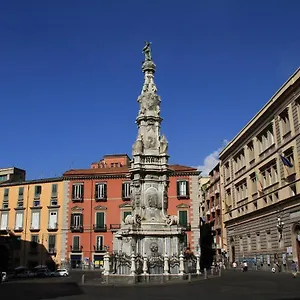 Trinita' Maggiore Home/ Historic Center Naples