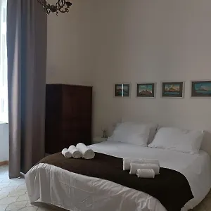 Bed & Breakfast Dimora Materdei 78 *