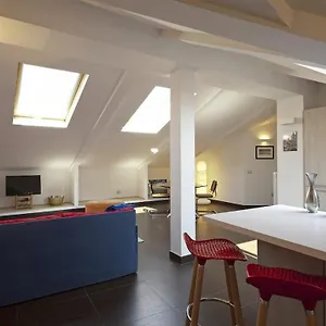 Apartment Incantevole Mansarda Al Centro Storico Naples