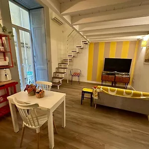 Daire Toledo's House 289