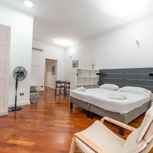 Apartment Via Atri 25