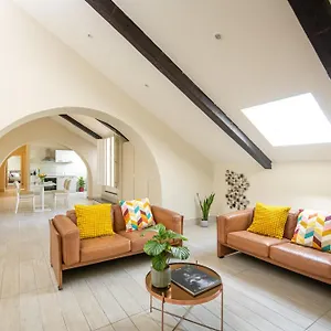 Les Maisons B
