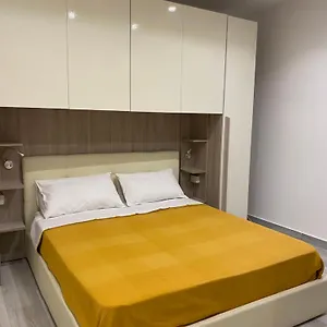 Mia Naples