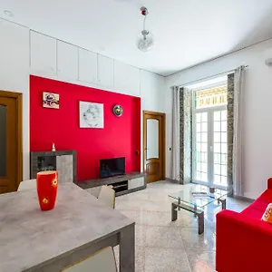 Red Comfort Flat Near Garibaldi Station Apartment Naples