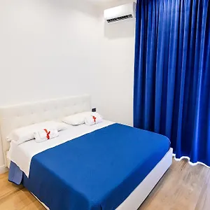 Luxury 2 * Naples
