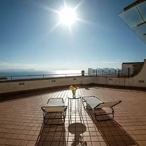 Vomero Roof Bed & Breakfast 2*