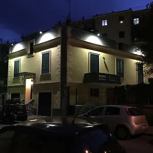 Rosa Daire Napoli