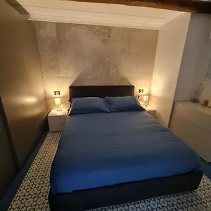Apartment Chiaja Lux House