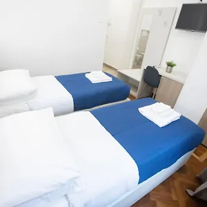 Hall In 2* Napoli