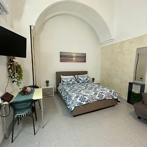 Portico House 17 Apartmán *