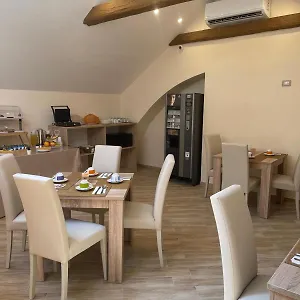 Attic 게스트하우스