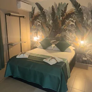 Pisacane Family Sea Guest house