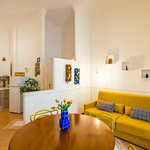 La Casa Di Famiglia By Napoliapartments 公寓