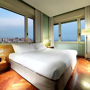 엑세 마예스티크 4*